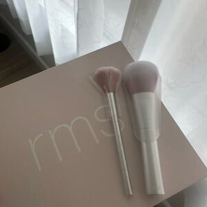 RMS Beauty Skin2Skin Powder Blush Brush and Skin2Skin Classic Fan Brush NEW